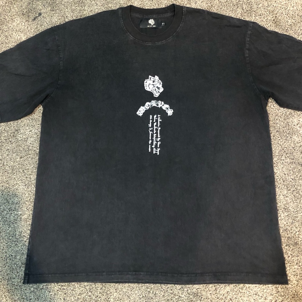 Wolves Black Short-Sleeve Graphic Tee